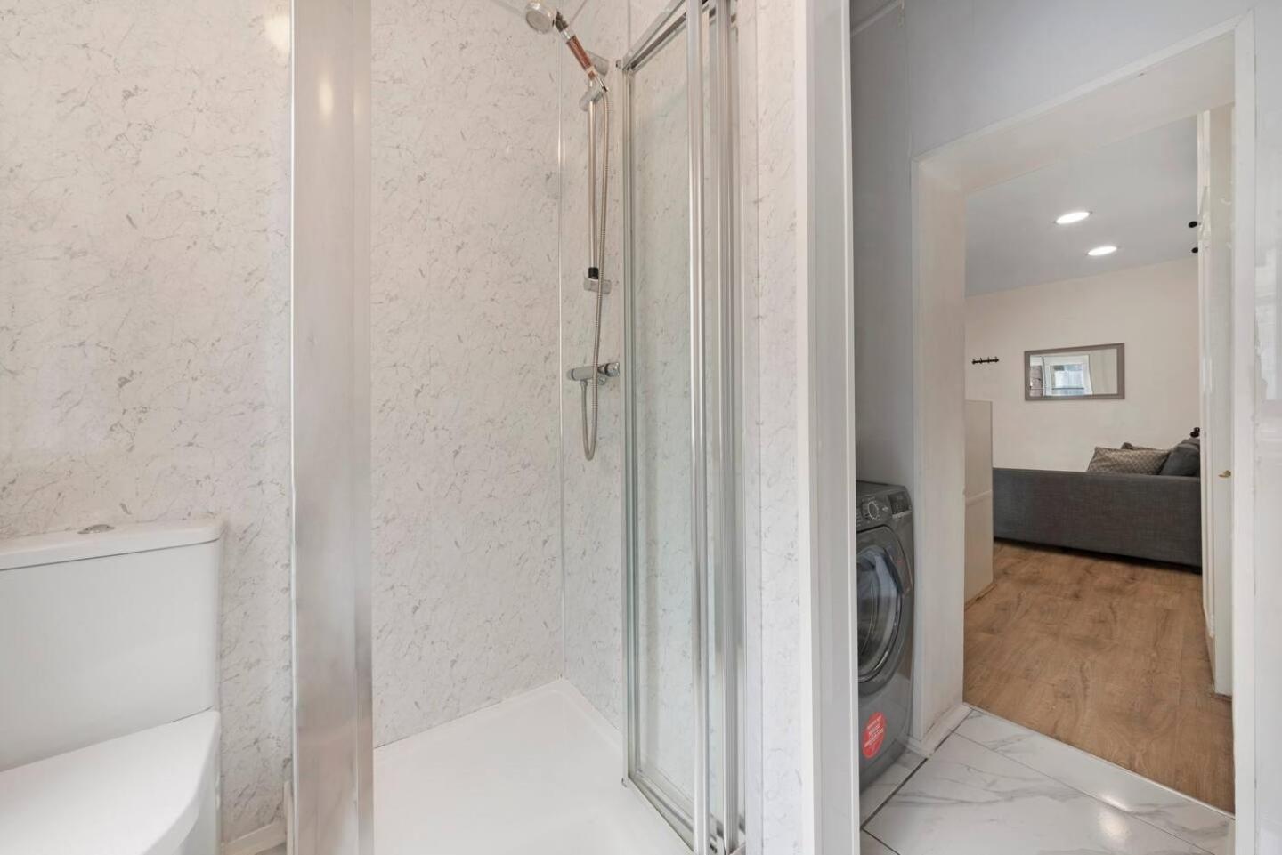 2 Bed Piccadilly Apartment 3 Londra Esterno foto