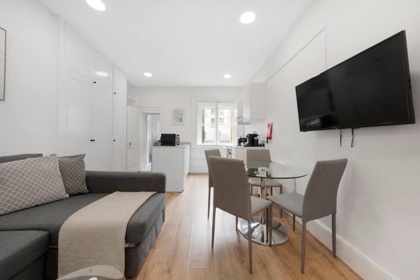 2 Bed Piccadilly Apartment 3 Londra Esterno foto
